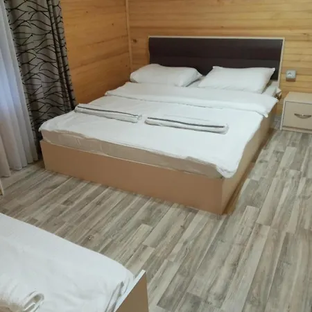 Bujtina Alpet Frühstückspension