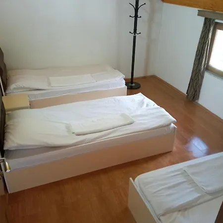 Bujtina Alpet Valbone